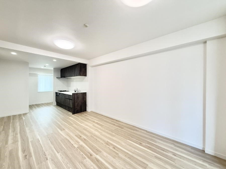 ���r���O ����