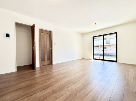 ���r���O ���������났�ƏΊ炪�W�܂�A�S���܂郊�r���O