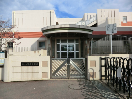 ���ӊ� ���w�Z 1000m ���l�s���s�򏬊w�Z