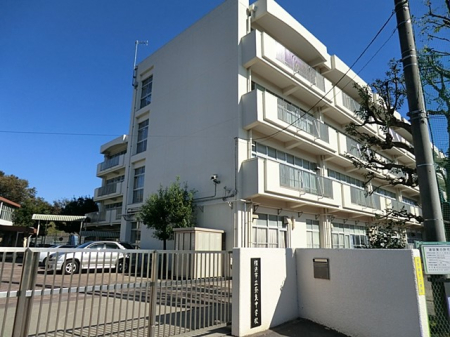 ���ӊ� ���w�Z 1800m ���l�s���ޗǒ��w�Z