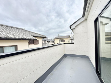 �o���R�j�[ ������ �G�߂̈ڂ낢����������J���I�ȋ�Ԃł�