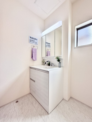 ���ʑ�E���ʏ� 4����  �����̏������X���[�Y�ɂł���L���ł�