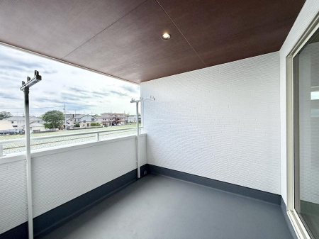�o���R�j�[ 10����  �� �G�߂̈ڂ낢����������J���I�ȋ�Ԃł�