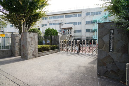 ���ӊ� ���w�Z 1360m �����s�������揬�w�Z�O���w�Z