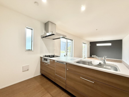 �L�b�`�� ��b���[�܂�ΖʃL�b�`���I�Ƒ��Ƃ̉�b���͂��݂܂�  