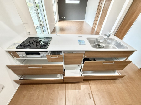 �L�b�`�� ���[�͖L�x�ȃV�X�e���L�b�`���ł��I