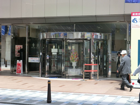 ���ӊ� �V���b�s���O�Z���^�[ 320m �����������{��V���b�s���O�v���U