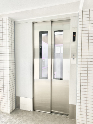 ���̑� �O�ρ��G���x�[�^�[