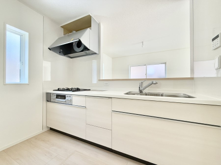 �L�b�`�� 1����  ����������̂ŁA���邳�ƊJ���������Ղ�ȃL�b�`���I  