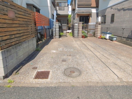  �O��
