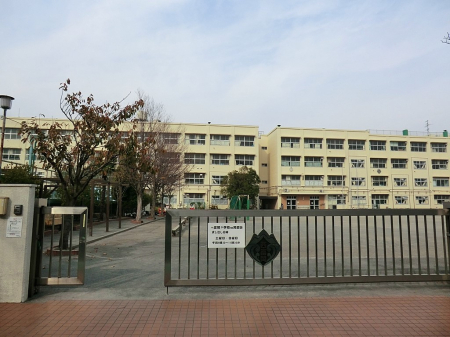 ���ӊ� ���w�Z 700m ���l�s�����x�����w�Z