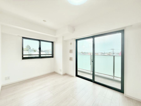 ���r���O ���������R�Ɖ�b�����܂��A�S�n�悢�ЂƂƂ�