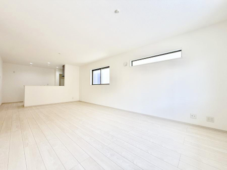 ���r���O 1����  �����S�n�̂����A���z�̃��r���O