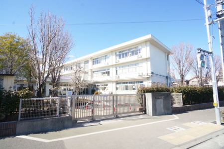���ӊ� ���w�Z 700m �����s����\�񏬊w�Z