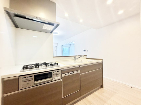 �L�b�`�� �������Ƒ����J��[�߂�A������̂���L�b�`��