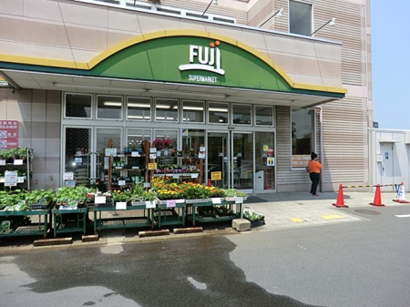 ���ӊ� �X�[�p�[ 700m FUJI�X�[�p�[�ˎ��X