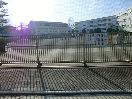 ���ӊ� ���w�Z 1300m ���l�s���������w�Z